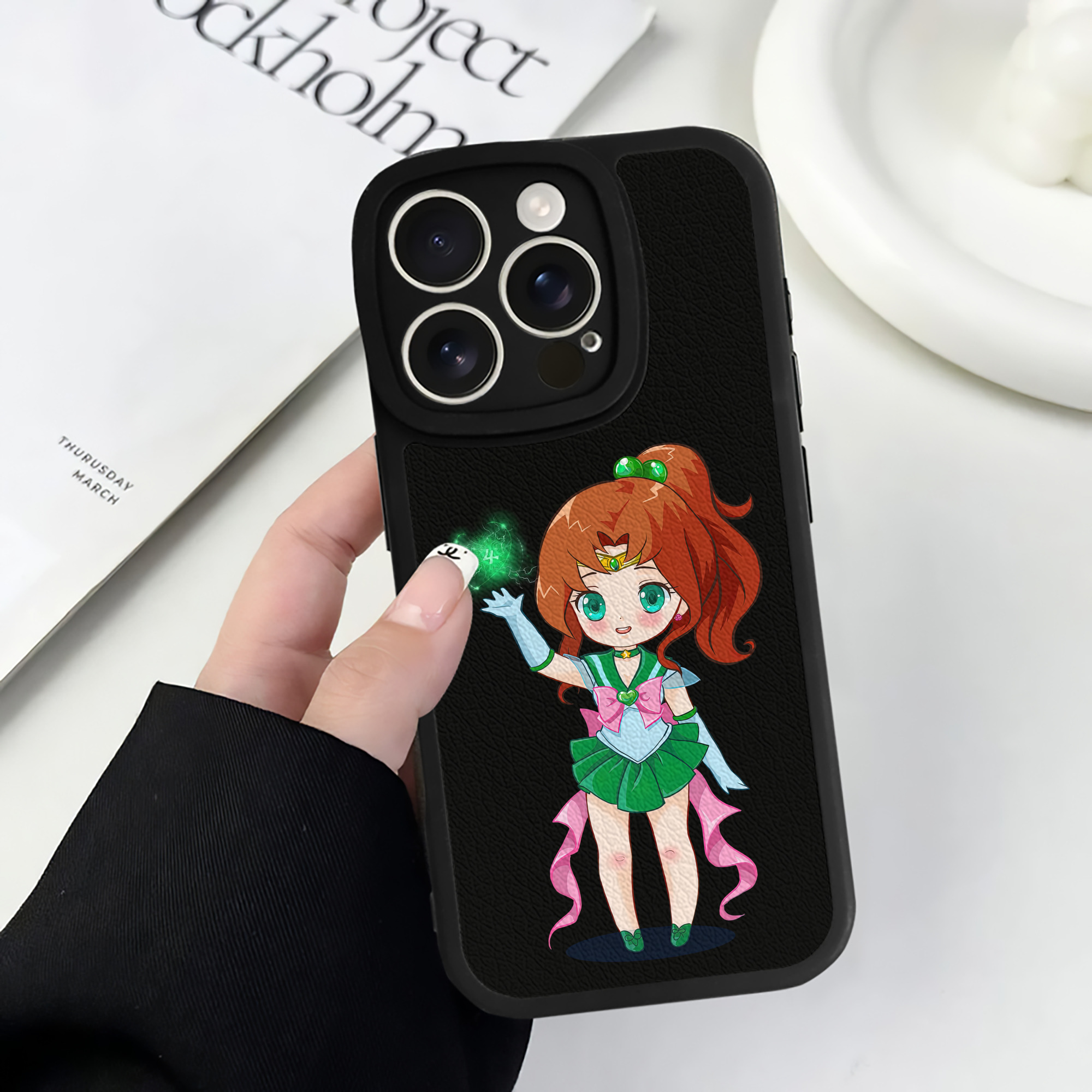 （画像用） 美少女戦士セーラームーン 木野 まこと きの まこと Sailor Moon Kino Makoto （セーラージュピター；Sailor Jupiter） 【iPhone 16シリーズ対応】シリコンスマホケース（レザー調） 材質：シリコン